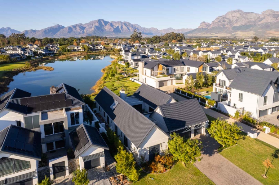 5 Bedroom Property for Sale in Val De Vie Estate Western Cape